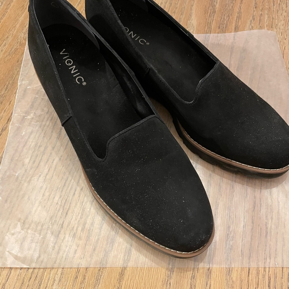 Vionic wedge